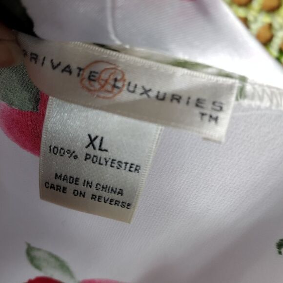 Private Luxuries robe  - Picture 7 of 7